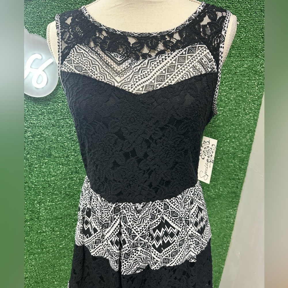 Speechless Pattered dress - Picture 2 of 3